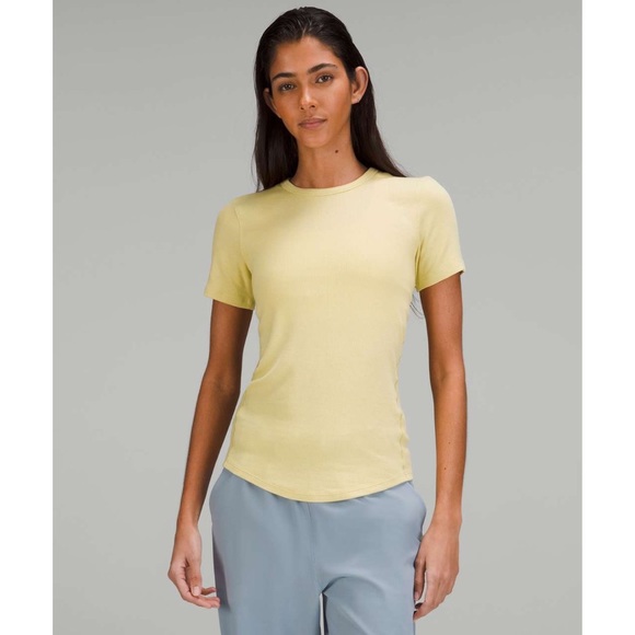 *Discontinued* Brand New Lululemon Hold Tight Short Sleeve Shirt - Picture 2 of 5